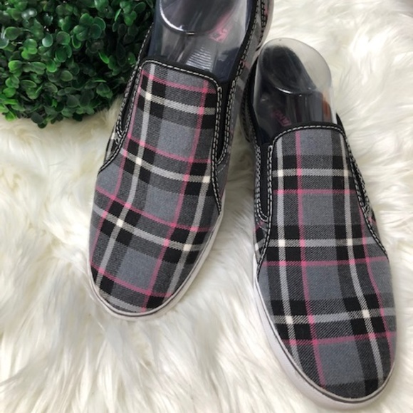 Vans Shoes - VANS Women's Plaid Slip On Shoes